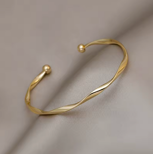 Bracciale con ciondoli dorato – Minimalista