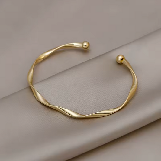 Bracciale con ciondoli dorato – Minimalista